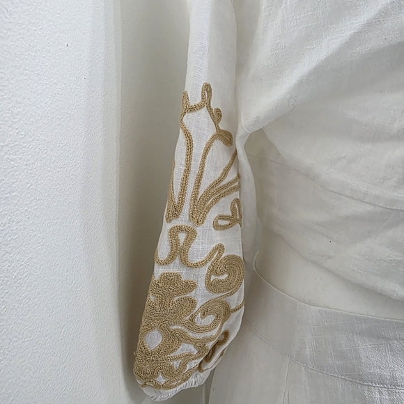 Tractr White and Gold Maxi Dress with V-Neck and Bishop Sleeves - Picture 5 of 13